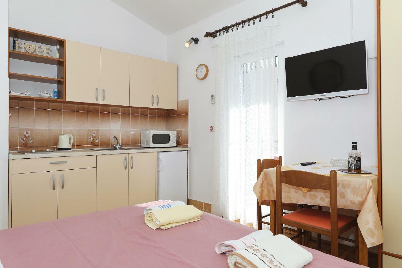 Apartments Vedrana Biograd Na Moru Exterior foto