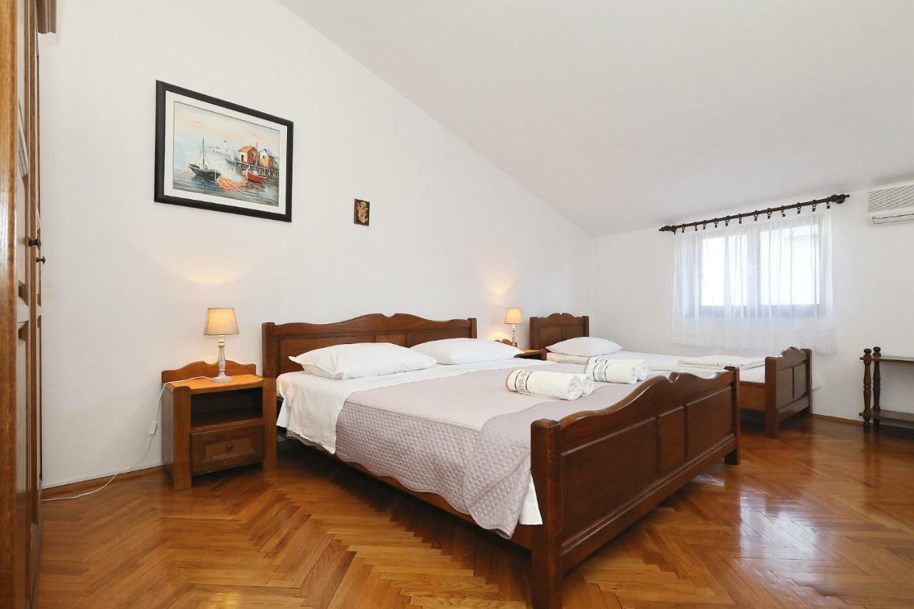 Apartments Vedrana Biograd Na Moru Exterior foto