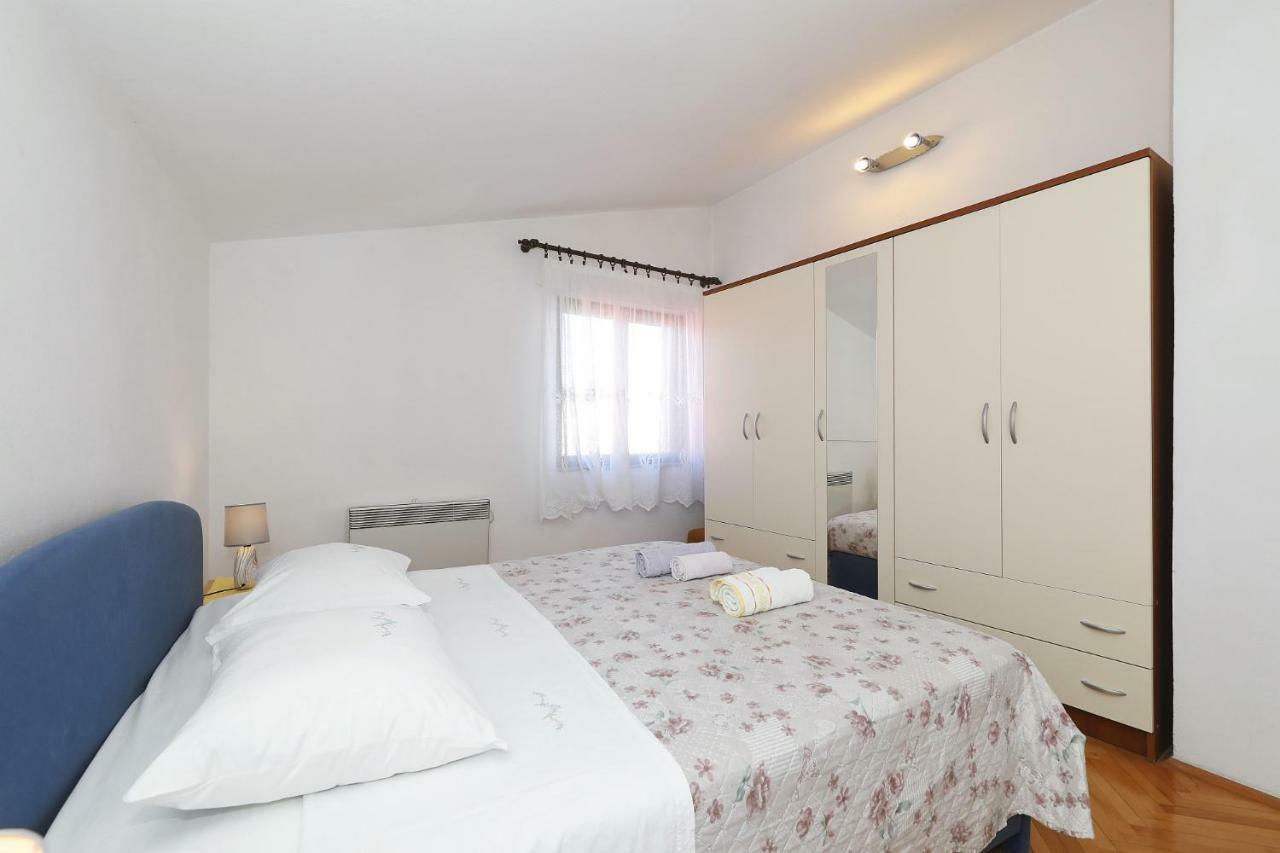 Apartments Vedrana Biograd Na Moru Exterior foto
